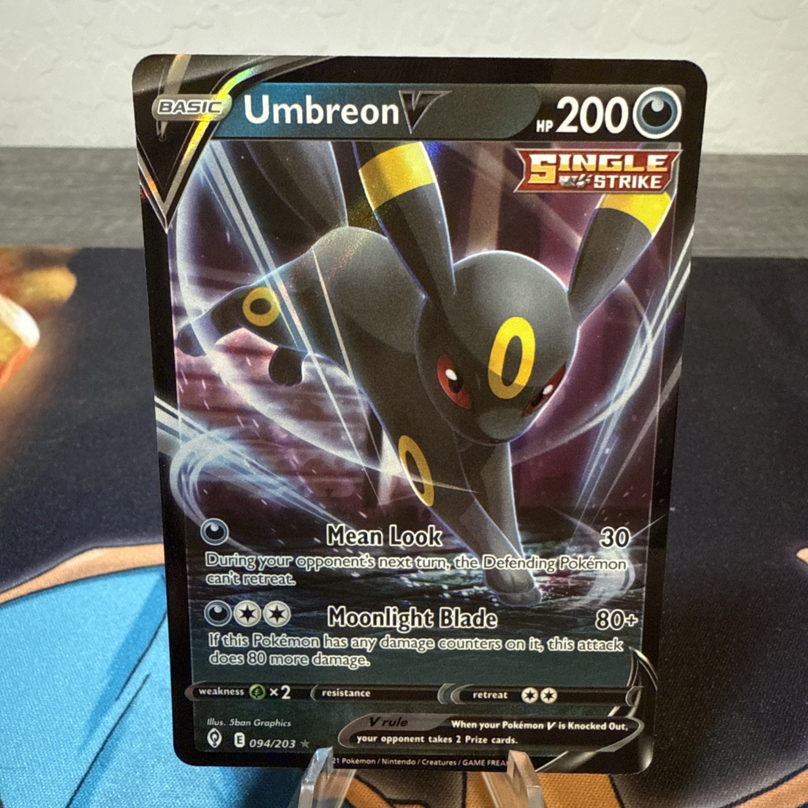Umbreon V 094/203 Evolving Skies NM Full Art Ultra Rare Pokemon Card