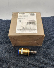 QTY 12 CHICAGO FAUCETS WWG1-099XKB12JKAB: RH Ceramic Unit No Finish