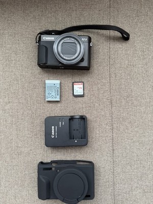 Canon PowerShot G7X Mark ii Digital Camera Black w/ Accessories