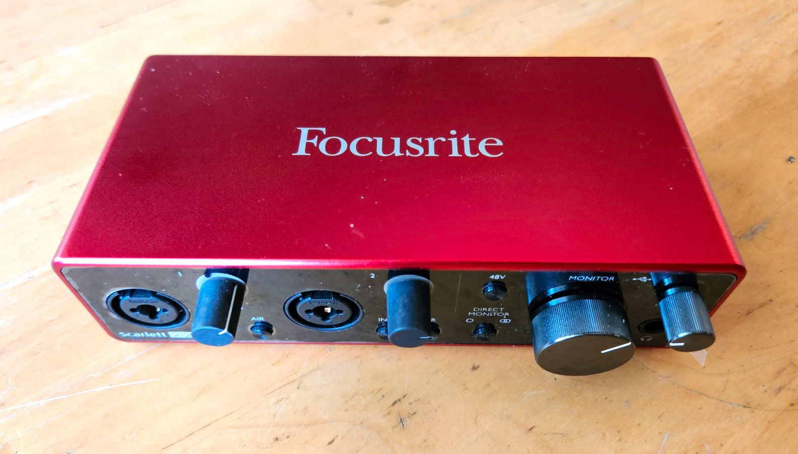 Focusrite Scarlett 2i2 USB-C 2-Channel Interface XLR/TRS Phantom Direct Bus