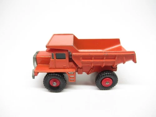 MATCHBOX LESNEY #28 MACK DUMP TRUCK