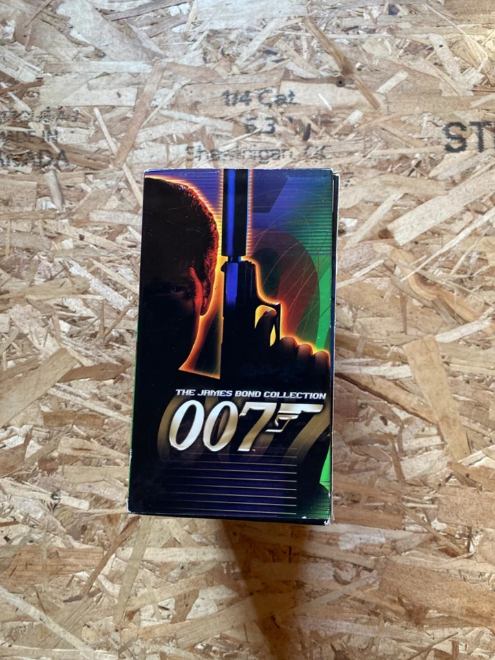 James Bond Collection 007 Gift Set - Vol. 1 (VHS, 1999, 7-Tape Set) - Image 4 of 4