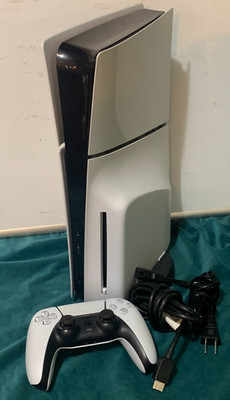Sony PlayStation 5 Slim Digital CFI-2115 White 825GB Bundle