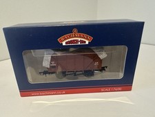 Bachmann 38-180B 12 Ton Plywood Fruit Van in BR Bauxite(Early) - Wagon No.B87571