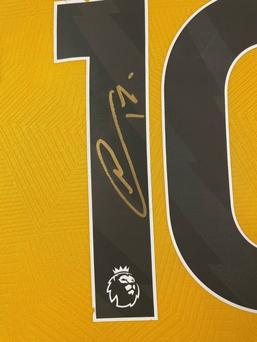 Framed Wolves Matheus Cunha Signed Shirt Autograph Jersey with Certificate - Picture 3 of 5