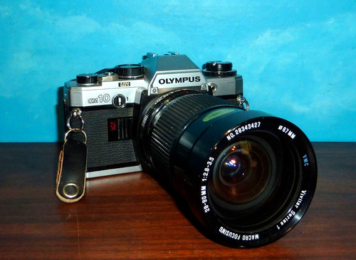 Olympus OM10 Camera w/Vivitar Series 1 Macro Focusing f/2.8-3.5 28-90mm Lens