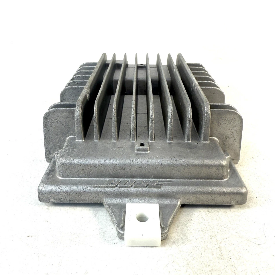 2010-2012 凯迪拉克 SRX 音频收音机扬声器 放大器 Sound Bose 原始设备制造商 20918769 — 第 2/4 张图片