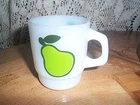 PEAR DESIGN Vintage Anchor Hocking Fire King Milk Glass Cup Mug Fruit Stacking