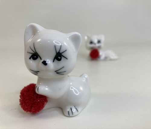 2 Vintage Porcelain White Cat Kitten Red Fuzz Ball Bone China Figurines; Set 1 - Picture 6 of 10