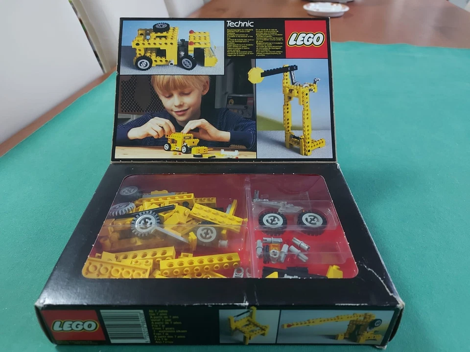 LEGO Technic 8020 Universal Building Set, foto 2 di 5