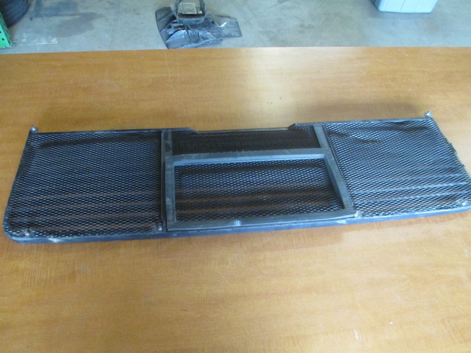 Ferrari Testarossa - Rear Engine Cover Grille # 61500500