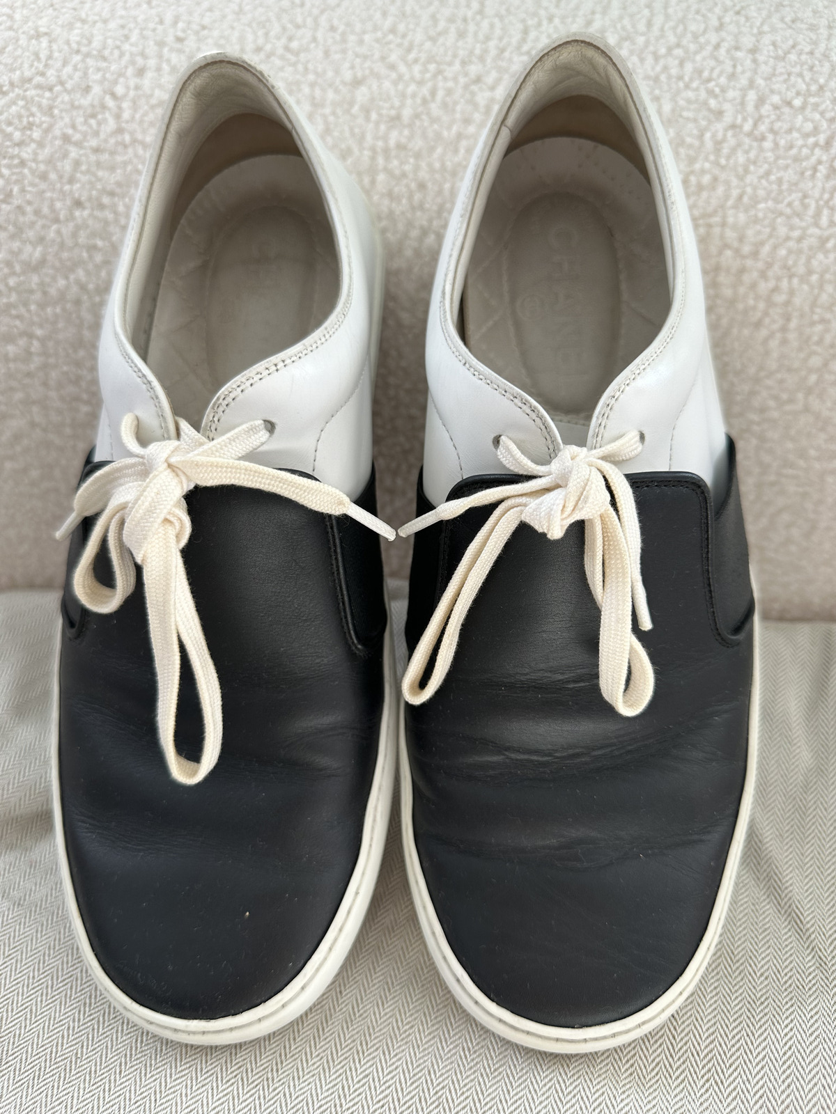 ML1 CHANEL BLACK WHITE LEATHER SNEAKERS 41