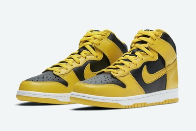 Nike MEN'S Dunk Hi SP SIZE 10.5 Black Varsity Maize Wutang Iowa SB BRAND NEW