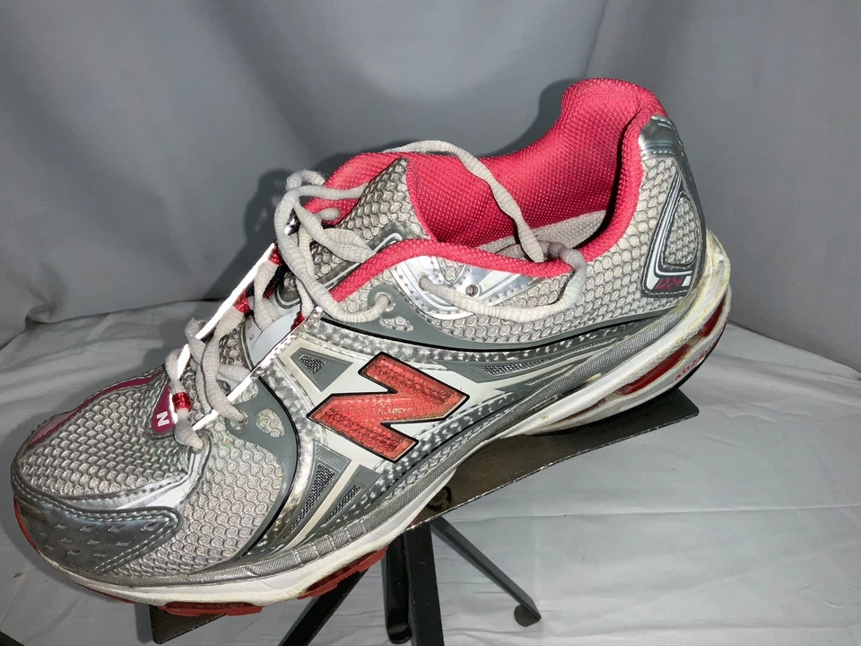 New Balance 1124 Talla 9.5 B Mujer Gris Rosa Zapatos para Correr Como Nuevos YGI D0S-62 Foto 3 de 4