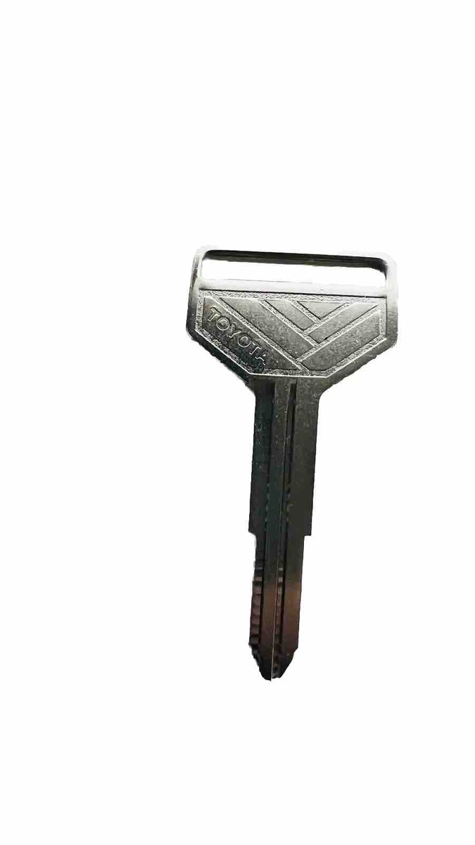 Toyota 90999-00099 OEM Key Blank. Fits Cressida 1977-1988, Camry