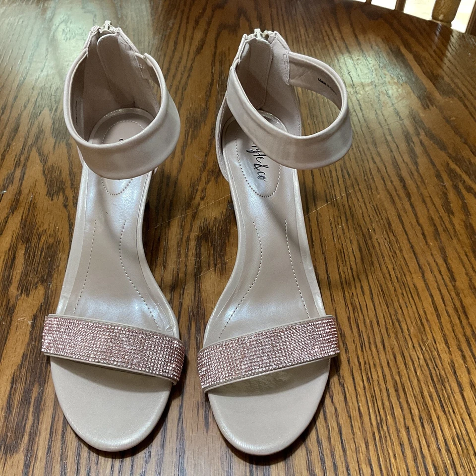 Sandalia con correa al tobillo Style & Co. Philly Srgd oro rosa talla 7,5 punta abierta para mujer Foto 2 de 4