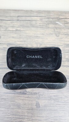 CHANEL BLACK CHAIN LOGO HARD CLAM SHELL SUNGLASSES GLASSES PROTECTIVE CASE BOX Chanel Sunglasses Eyeglasses Black Hard Clamshell Vintage  main image 2