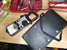 UEI McP4  Analog Clamp-On Meter with Leads and Case