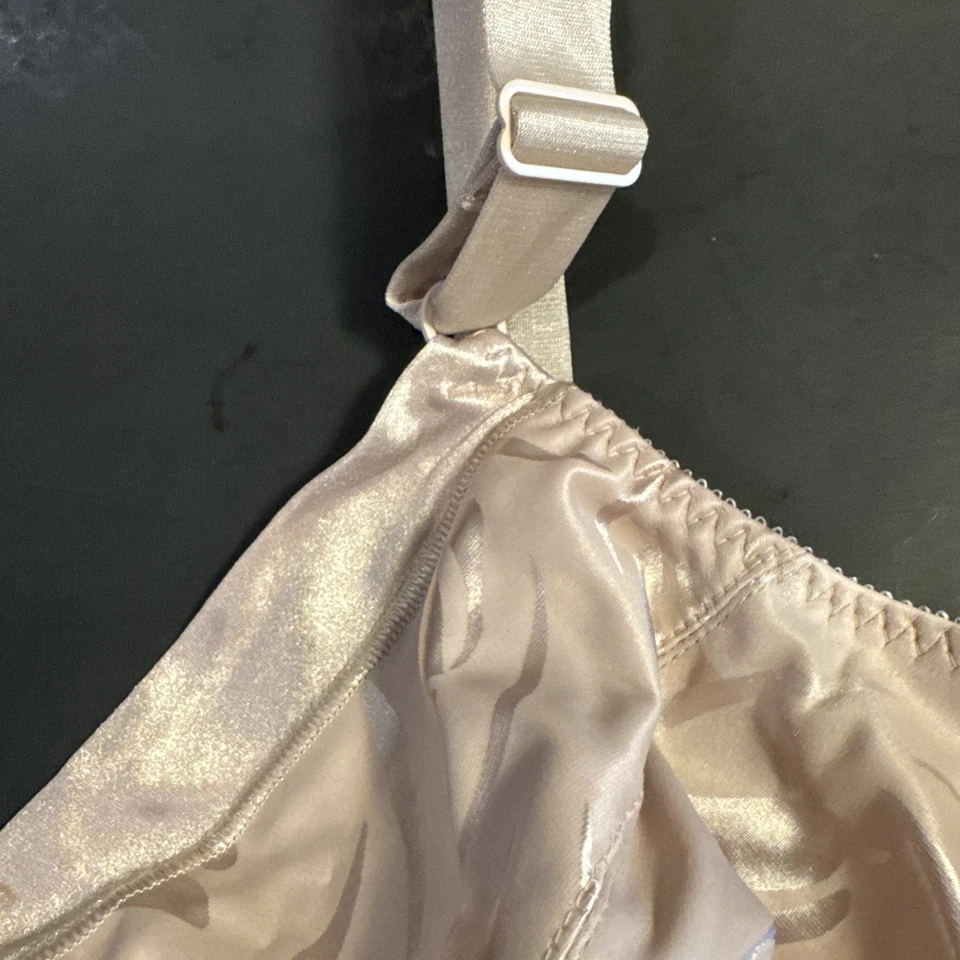 Sujetador Just My Size Rosa Rubor Satinado Copa Suave Talla 42 DD Figura Completa 85447 Estilo 1960 Foto 3 de 4