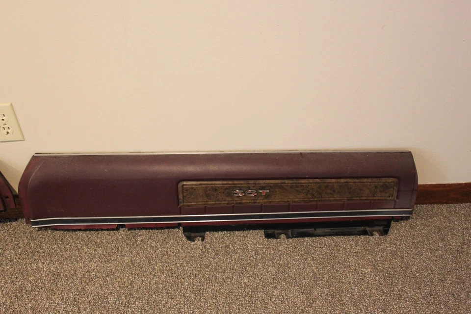 1971-74 AMC JAVELIN PAINÉIS DE PORTA SUPERIOR ESQUERDA E DIREITA SST VERMELHO INTERIOR FABRICANTE DE EQUIPAMENTO ORIGINAL AMX  - Imagem 3 de 4