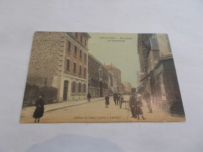 92  LEVALLOIS HAUTS DE SEINE LA RUE GRAVEL LA GENDARMERIE ANIMEES COLORISER 1925 - Photo 1/2