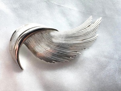 Vintage Trifari Feather Brooch Modernist Mid Century Jewelry