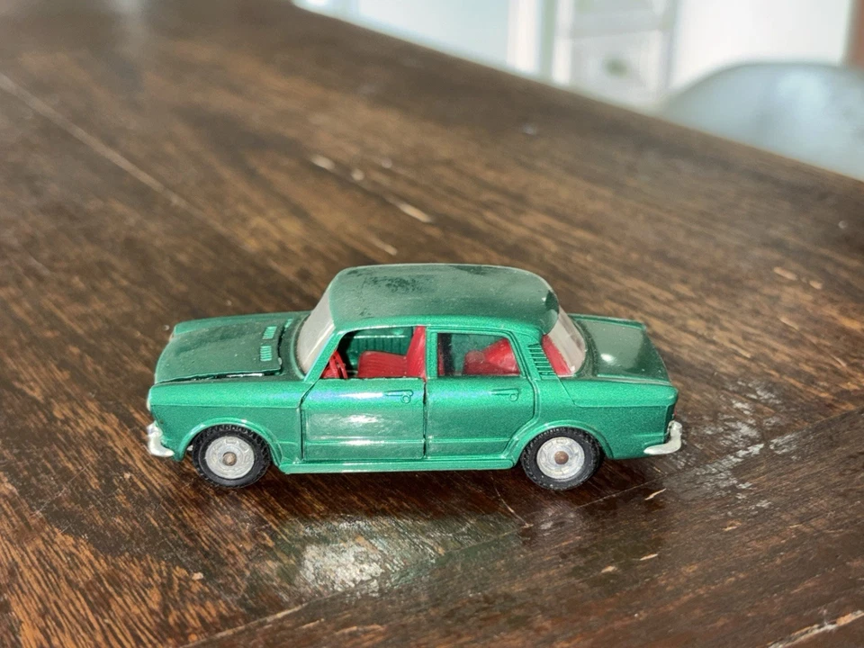 Mebetoys A9 Fiat 1100 R portiere senza cornice senza box. RARA - Immagine 3 di 4