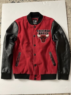 Vintage Red Black NBA Chicago Bulls Logo Varsity Jacket Letterman Small. A3