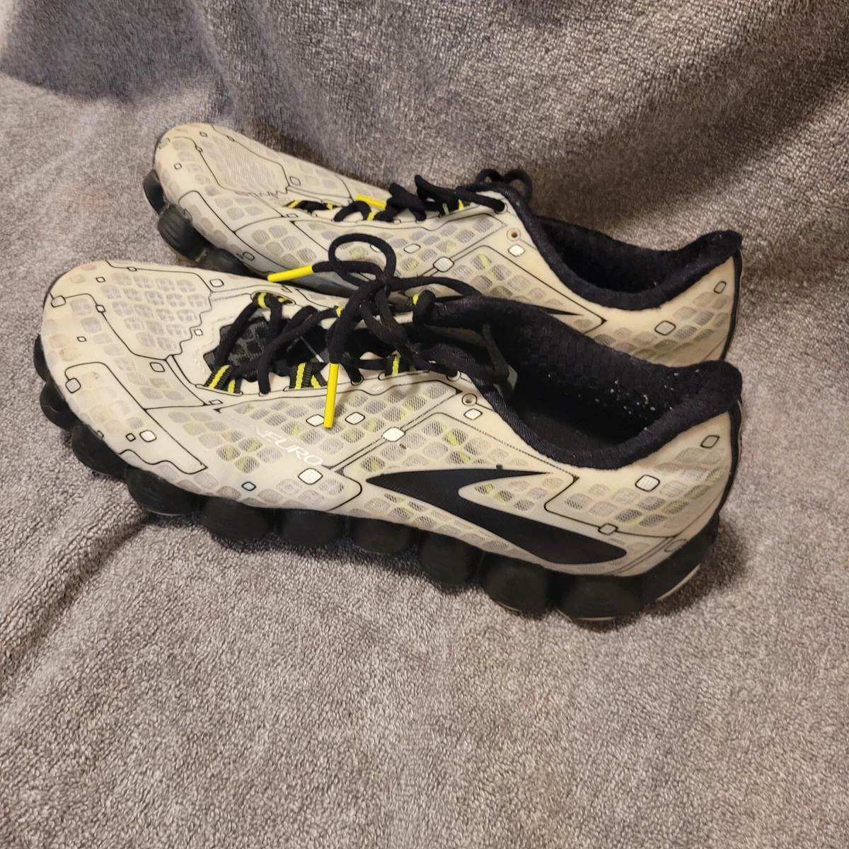 Brooks neuro white hotsell