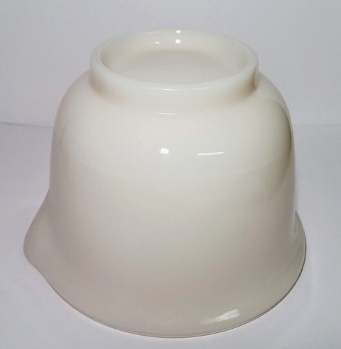 Vtg Hamilton Beach Racine Wisconsin White Milk Glass Mixing Bowl 6.5" W/ Spout - Picture 4 of 6