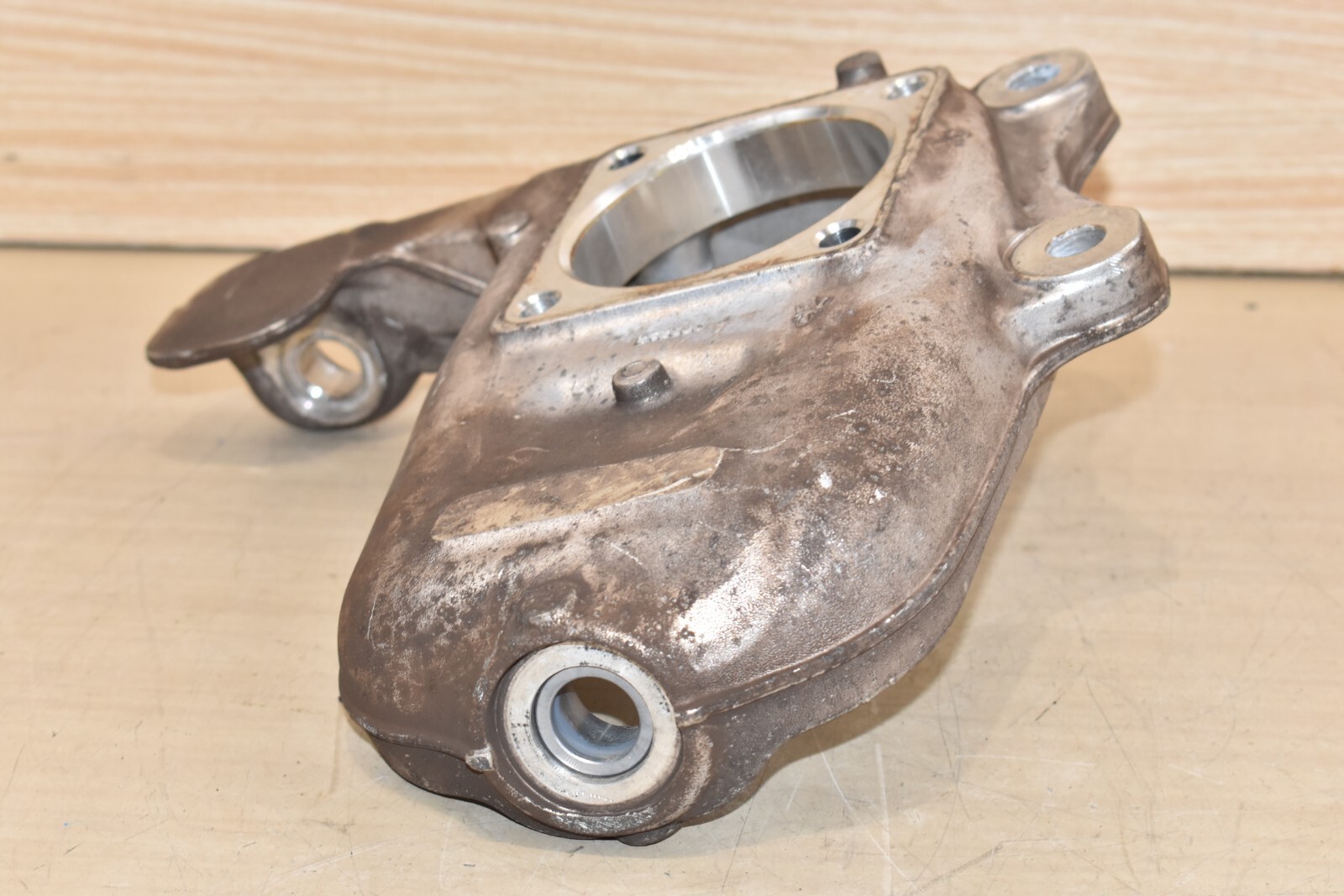 03-12 MASERATI QUATTROPORTE FRONT SUSPENSION SPINDLE KNUCKLE GENUINE OEM LH LEFT