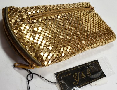 sequence changing pouch