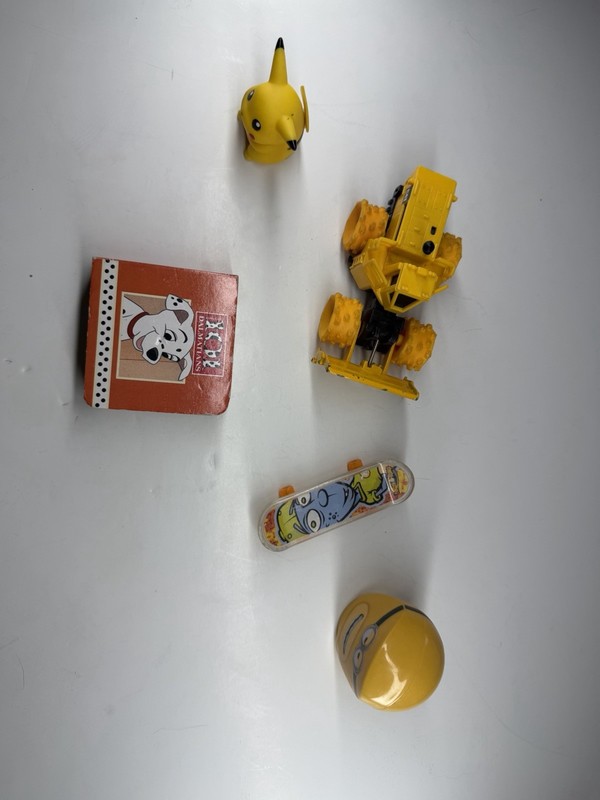 Mixed Toy Lot Pikachu CAT Dozer Minion 101 Dalmatians Fingerboard 5 Pc Rando Lot