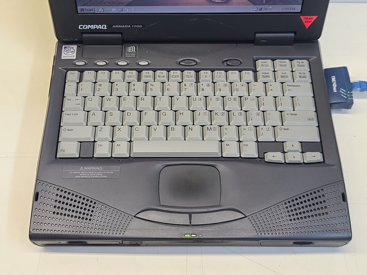 Compaq Armada 1700 Pentium II 233MHz + 160MB + 4GB Windows