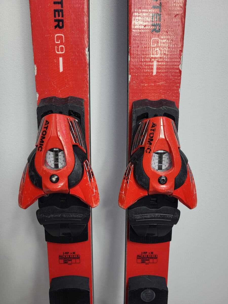 Atomic Redster G9 152cm Ski + Atomic 10 Bindings Winter Atomic Redster G9 152cm Ski + Atomic 10 Bindings Winter