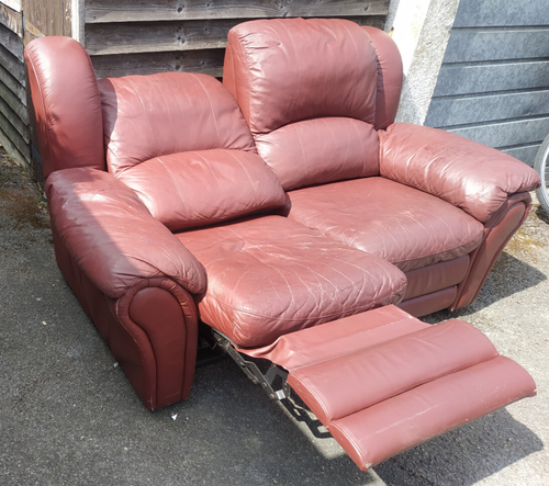 Red Leather Reclining Sofa 2 Person Splits In Middle Fleet, GU51 - Picture 3 of 5