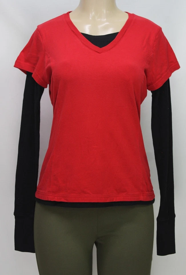 Camiseta Feminina Danskin Now Falsa Duas Peças Manga Longa Vermelha/Preta Tamanho M - Imagem 3 de 4