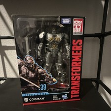 Takara Tomy Transformers Studio Series 39 Deluxe Class Cogman Transforming 8