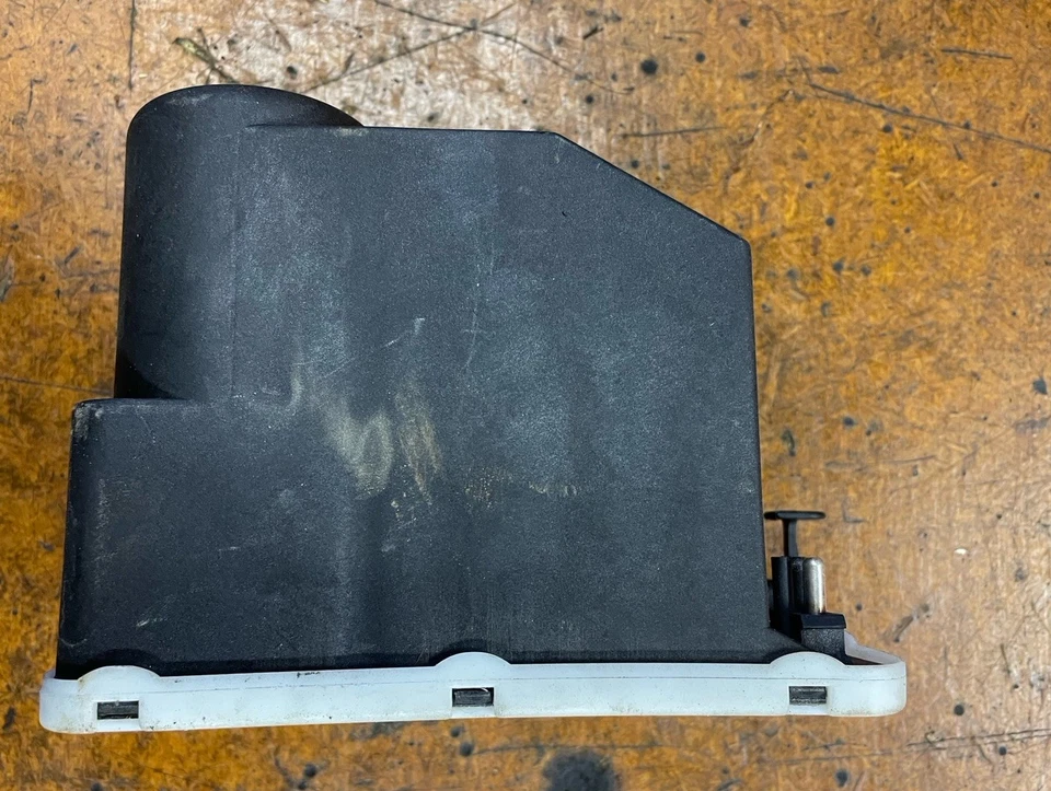 87-89 Mercedes 260E 300E 300D 300Ce 300Te 300Td W124 Bomba de vacío bloqueo de puerta Foto 3 de 4