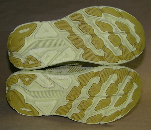 HOKA One One   Model: Clifton 9  Women Size 9 - Picture 10 of 11
