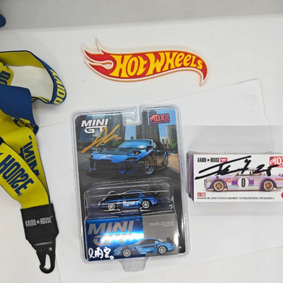 MINI GT KAIDO HOUSE MDX25 MAZDA RX-7 & NISSAN SKYLINE 2000GT-R  HAKO W/ SIGN