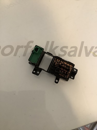 Nissan Navara D40 Mirror Switch 06-10 - Picture 2 of 3