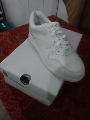 women's sneakers size 8.5