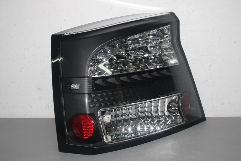 2006 2007 2008 DODGE CHARGER LEFT SIDE TAIL LIGHT WITH LED - Image 2 of 4