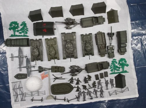 MARX BATTLEGROUND PLAY SET ARMY GREEN #51 & #41 PLUS MORE HUGE ARMOR LOT PLUS
