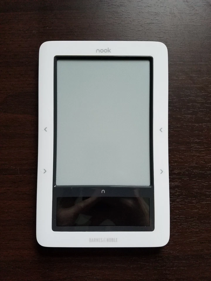 Barnes & Noble Nook 1st Edition (BNRV100), New Battery, 2GB, Wi-Fi + 3G - Image 3 of 4