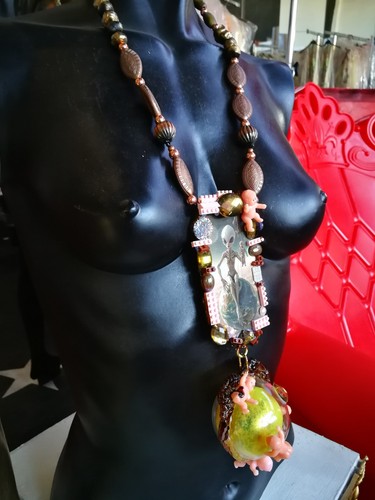 Aliens Necklace Chunky Pendant Modernist Xeno Fantasy Futuristic Jewelery Charms - Picture 3 of 24
