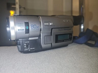 Sony Handycam Digital 8 DCR TRV 110E - Bild 1 von 4