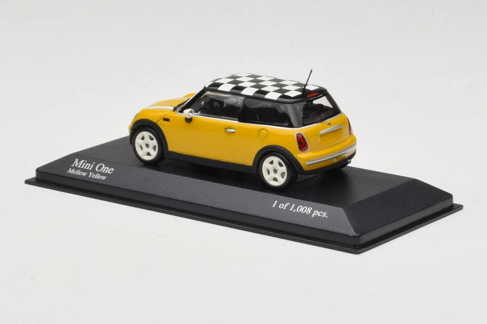 431138104 Mini Cooper One Yellow Minichamps 1/43 - Image 3 of 4