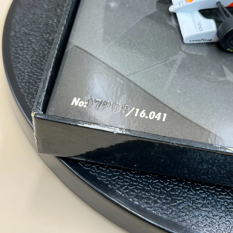 MINICHAMPS 1/43 McLaren MP4/8 Ford Australia GP 1993 Senna #8 Marlboro 540414341 - Image 4 of 4